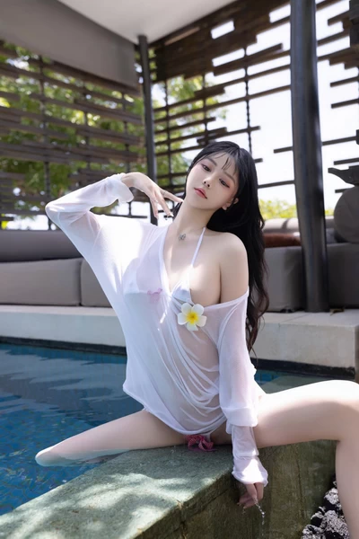 谢小蒽 白色泳装